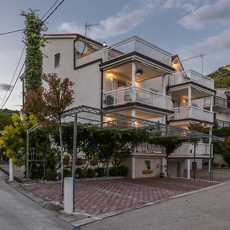 Apartments Luka - Trogir, Marina 150M From The Beach Екстериор снимка