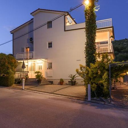 Apartments Luka - Trogir, Marina 150M From The Beach Екстериор снимка