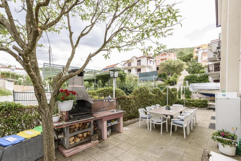 Apartments Luka - Trogir, Marina 150M From The Beach Екстериор снимка