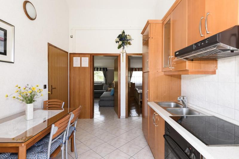 Apartments Luka - Trogir, Marina 150M From The Beach Екстериор снимка