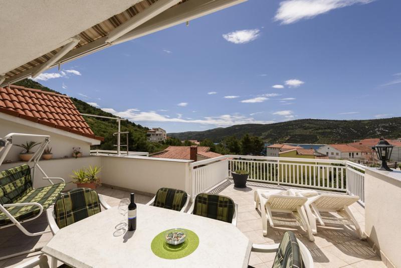 Apartments Luka - Trogir, Marina 150M From The Beach Екстериор снимка