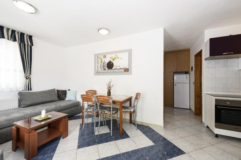 Apartments Luka - Trogir, Marina 150M From The Beach Екстериор снимка