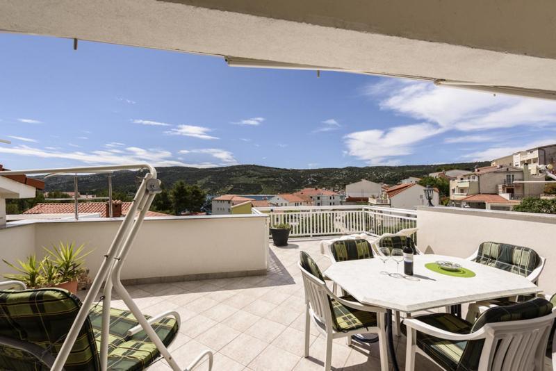 Apartments Luka - Trogir, Marina 150M From The Beach Екстериор снимка