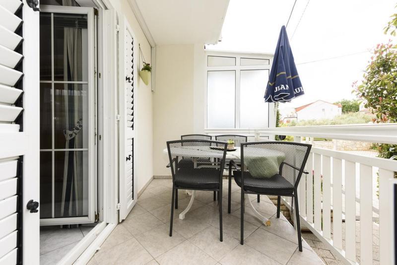 Apartments Luka - Trogir, Marina 150M From The Beach Екстериор снимка