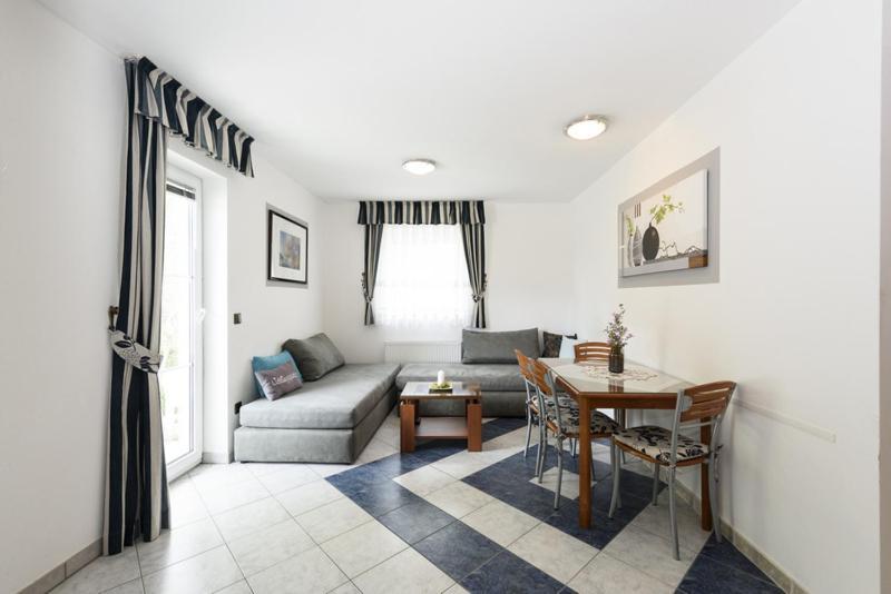 Apartments Luka - Trogir, Marina 150M From The Beach Екстериор снимка